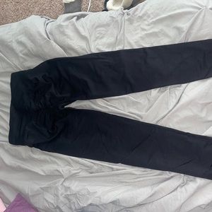 Black scrunch butt leggings. Size M